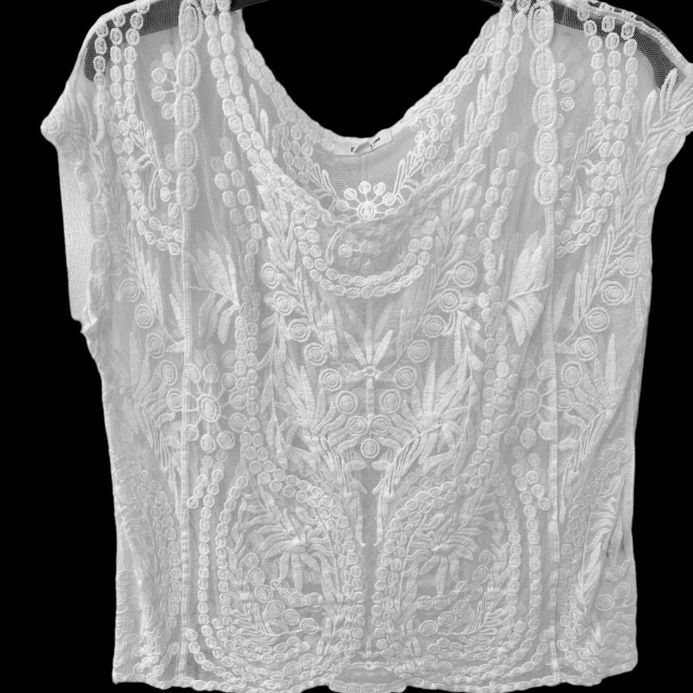 Paper + Tee Cream Mesh Lace Overly Blouse Sz. L